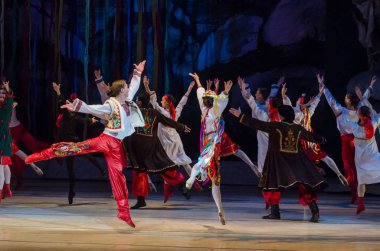 Dnipro, Ukrayna - 6 Ocak 2018: Noel bale Dnipro Opera ve Bale Tiyatrosu üyeleri tarafından gerçekleştirilen önceki gece 