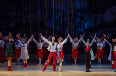 Dnipro, Ukrayna - 6 Ocak 2018: Noel bale Dnipro Opera ve Bale Tiyatrosu üyeleri tarafından gerçekleştirilen önceki gece 