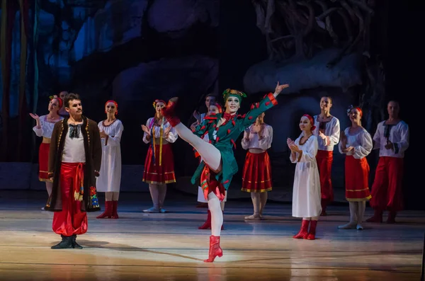 크리스마스 Dnipro 오페라와 극장의 멤버에서 수행한 Dnipro 우크라이나 2018 — 스톡 사진