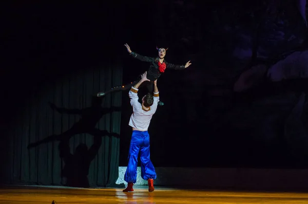 乌克兰第聂伯罗 2018年1月7日 Dnipro 歌剧和芭蕾剧院成员表演的圣诞芭蕾前一夜 — 图库照片