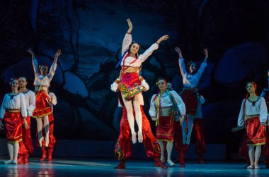 Dnipro, Ukrayna - 7 Ocak 2018: Noel bale Dnipro Opera ve Bale Tiyatrosu üyeleri tarafından gerçekleştirilen önceki gece 