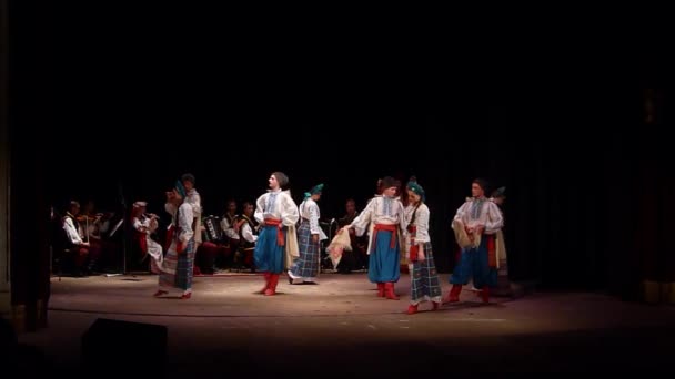 乌克兰第聂伯罗 2018年11月7日 乌克兰人民的民族传统 习俗和仪式 由民俗合唱团成员在国家戏剧剧院表演 — 图库视频影像