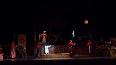 Dnipro, Ukrayna 22 Aralık 2018: Klasik Giacomo Puccini Dnipro Opera ve Bale Tiyatrosu üyeleri tarafından gerçekleştirilen Turandot Operası.