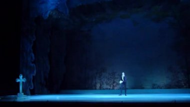 Dnipro, Ukrayna - 3 Kasım 2018: Klasik bale Giselle Adolphe Adam tarafından Dnipro Opera ve Bale Tiyatrosu üyeleri tarafından gerçekleştirilen.