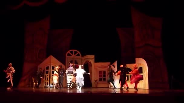 ドニプロ オペラ バレエ劇場のメンバーによって実行されるドニエプル ウクライナ 2018 Kitsin — ストック動画