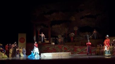 Dnipro, Ukrayna 22 Aralık 2018: Klasik Giacomo Puccini Dnipro Opera ve Bale Tiyatrosu üyeleri tarafından gerçekleştirilen Turandot Operası.