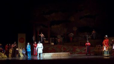 Dnipro, Ukrayna 22 Aralık 2018: Klasik Giacomo Puccini Dnipro Opera ve Bale Tiyatrosu üyeleri tarafından gerçekleştirilen Turandot Operası.