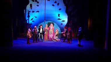 Dnipro, Ukrayna - 4 Kasım 2018: Mucize-Yudo Dnipro devlet Drama ve komedi tiyatro üyeleri tarafından gerçekleştirilen sualtı Krallık.