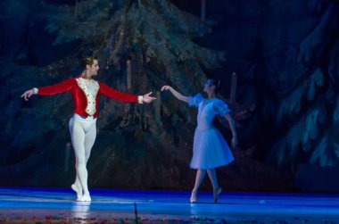 Dnipro, Ukrayna - 15 Şubat 2019: Dnipro Opera ve bale Tiyatrosu üyeleri tarafından gerçekleştirilen Fındıkkıran Balesi.