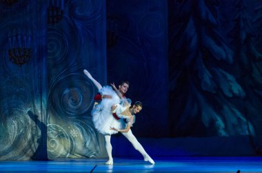 Dnipro, Ukrayna - 15 Şubat 2019: Dnipro Opera ve bale Tiyatrosu üyeleri tarafından gerçekleştirilen Fındıkkıran Balesi.