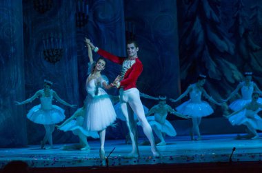 Dnipro, Ukrayna - 15 Şubat 2019: Dnipro Opera ve bale Tiyatrosu üyeleri tarafından gerçekleştirilen Fındıkkıran Balesi.