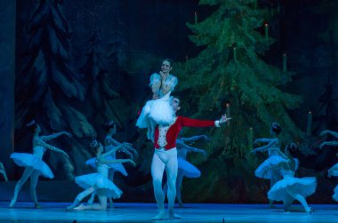 Dnipro, Ukrayna - 15 Şubat 2019: Dnipro Opera ve bale Tiyatrosu üyeleri tarafından gerçekleştirilen Fındıkkıran Balesi.