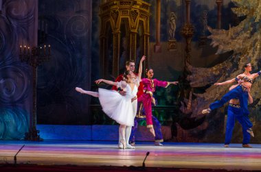 Dnipro, Ukrayna - 15 Şubat 2019: Dnipro Opera ve bale Tiyatrosu üyeleri tarafından gerçekleştirilen Fındıkkıran Balesi.