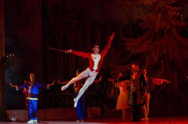 Dnipro, Ukrayna - 15 Şubat 2019: Dnipro Opera ve bale Tiyatrosu üyeleri tarafından gerçekleştirilen Fındıkkıran Balesi.