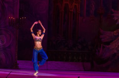 Dnipro, Ukrayna - 15 Şubat 2019: Dnipro Opera ve bale Tiyatrosu üyeleri tarafından gerçekleştirilen Fındıkkıran Balesi.