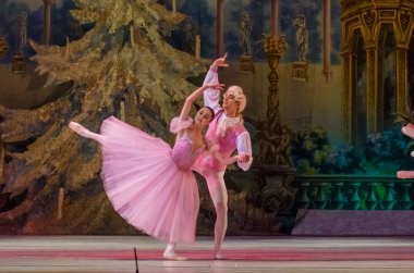 Dnipro, Ukrayna - 15 Şubat 2019: Dnipro Opera ve bale Tiyatrosu üyeleri tarafından gerçekleştirilen Fındıkkıran Balesi.