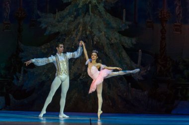 Dnipro, Ukrayna - 15 Şubat 2019: Dnipro Opera ve bale Tiyatrosu üyeleri tarafından gerçekleştirilen Fındıkkıran Balesi.