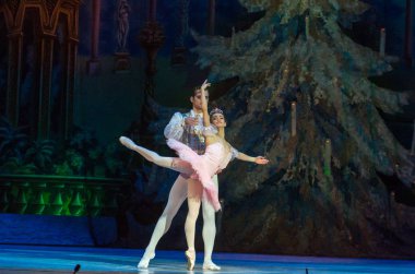 Dnipro, Ukrayna - 15 Şubat 2019: Dnipro Opera ve bale Tiyatrosu üyeleri tarafından gerçekleştirilen Fındıkkıran Balesi.
