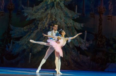 Dnipro, Ukrayna - 15 Şubat 2019: Dnipro Opera ve bale Tiyatrosu üyeleri tarafından gerçekleştirilen Fındıkkıran Balesi.