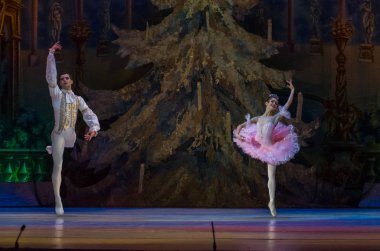 Dnipro, Ukrayna - 15 Şubat 2019: Dnipro Opera ve bale Tiyatrosu üyeleri tarafından gerçekleştirilen Fındıkkıran Balesi.