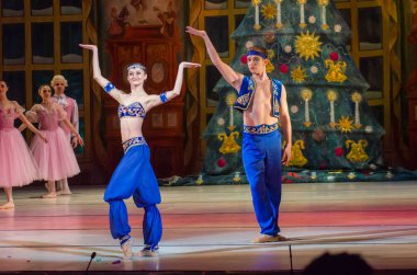 Dnipro, Ukrayna - 15 Şubat 2019: Dnipro Opera ve bale Tiyatrosu üyeleri tarafından gerçekleştirilen Fındıkkıran Balesi.