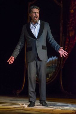 Dnipro, Ukrayna - 23 Şubat 2019: Giuseppe Verdi Dnipro Opera ve bale Tiyatrosu üyeleri tarafından gerçekleştirilen Traviata tarafından klasik Opera.