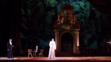 Dnipro, Ukrayna - 23 Şubat 2019: Giuseppe Verdi Dnipro Opera ve bale Tiyatrosu üyeleri tarafından gerçekleştirilen Traviata tarafından klasik Opera.