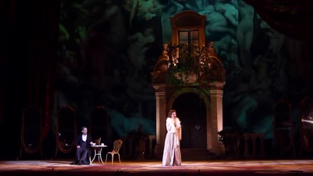 Dnipro, Ukraine - 23. Februar 2019: klassische Oper von Giuseppe Verdi Traviata, aufgeführt von Mitgliedern des Opern- und Balletttheaters Dnipro.