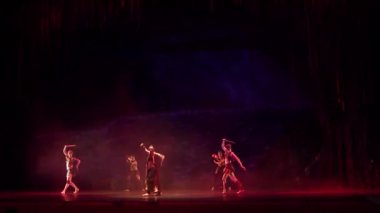 Dnipro, Ukrayna - 17 Mart 2019: Klasik bale Corsair Dnipro Opera ve bale Tiyatrosu üyeleri tarafından gerçekleştirilen. 