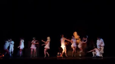 Dnipro, Ukrayna-8 Nisan 2019: müzik caz sadece kızlar Odessa akademik müzikal komedi tiyatro adına Michael Wodianoy üyeleri tarafından gerçekleştirilen.