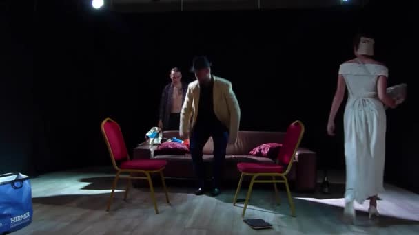 Dnipro Ukrayna Temmuz 2019 Komedi Robert Thomas Tarafından Gençlik Tiyatrosu — Stok video
