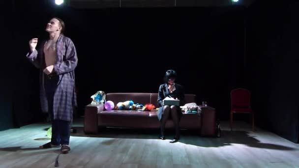 Dnipro Ukrayna Temmuz 2019 Komedi Robert Thomas Tarafından Gençlik Tiyatrosu — Stok video