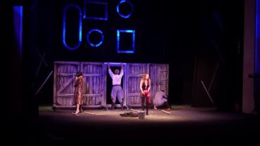 Dnipro, Ukrayna-3 Temmuz 2019: Comedy devlet Drama ve Komedi Tiyatrosu üyeleri tarafından yapılan Mykola Gogol tarafından tetkik.