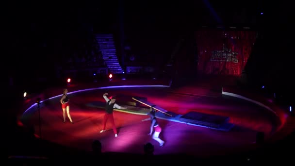 Dnipro Oekraïne December 2018 Acrobaten Planken Studenten Van School Circus — Stockvideo