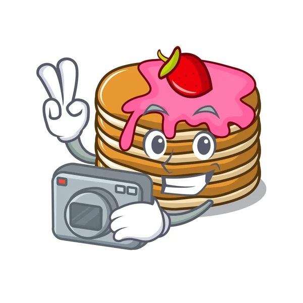 Çilek maskot karikatür ile fotoğrafçı gözleme