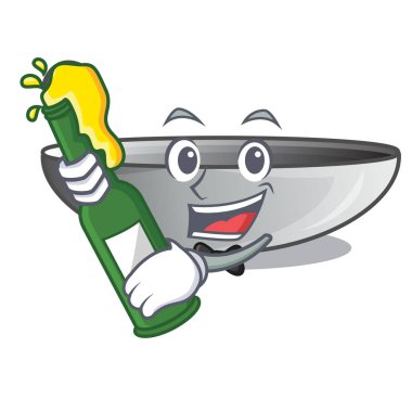 Maskot izole bira kızartma tavası wok ile