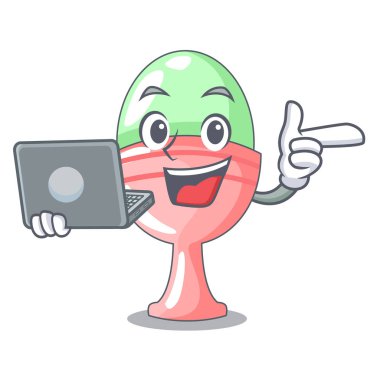 Laptop ile haşlanmış yumurta Kupası maskotu vektör illüstrasyon izole
