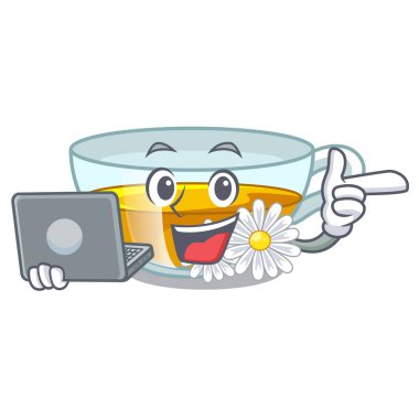 Dizüstü Kupası papatya çayı ile karikatür tablosunun üst kısmındaki