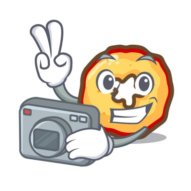 Karakter panolarında sunulan fotoğrafçı elma yongaları