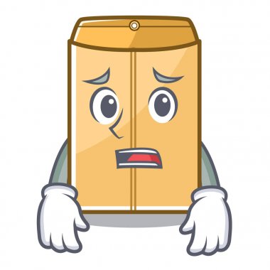 Maskot dolabında korkmuş zarf postacı