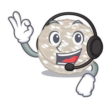 Kulaklıklı pirinç kekleri maskotun içinde.