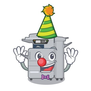 Karakter sandalyesi yanında palyaço fotokopi makinesi