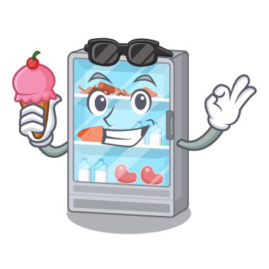 Maskot masasının yanında dondurma buzdolabı var.