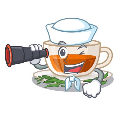 Karakter şişesinde dürbün darjeeling çay ile Denizci
