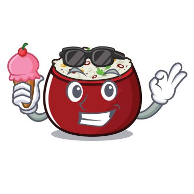 Ahşap karikatür masa nın üzerinde dondurma lor pilav ile