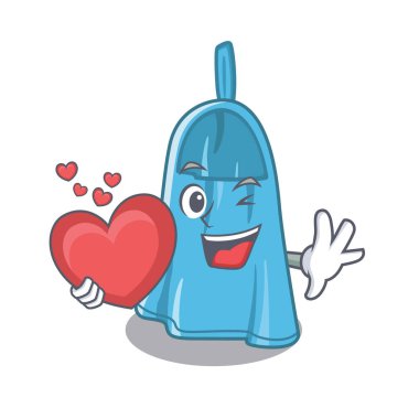 Maskot duvarında asılı kalp el havlusu ile