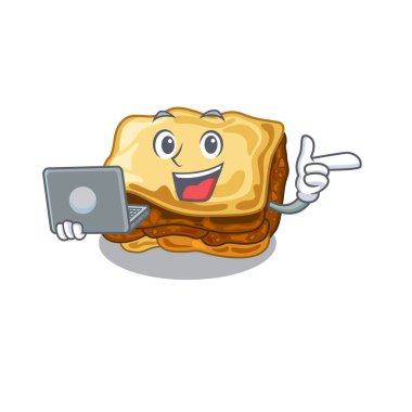 Maskot şeklinde dizüstü musakka ile