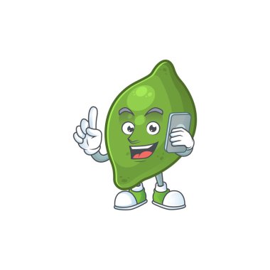 Beyaz arka planda telefon kireç meyve karakteri ile