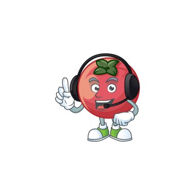 Beyaz arka planda kulaklık kadife elma maskotu ile.