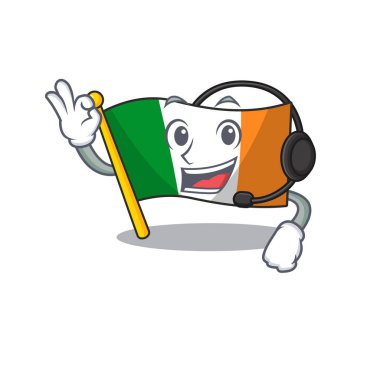 Kulaklıkla İrlanda maskotu karakter şekli